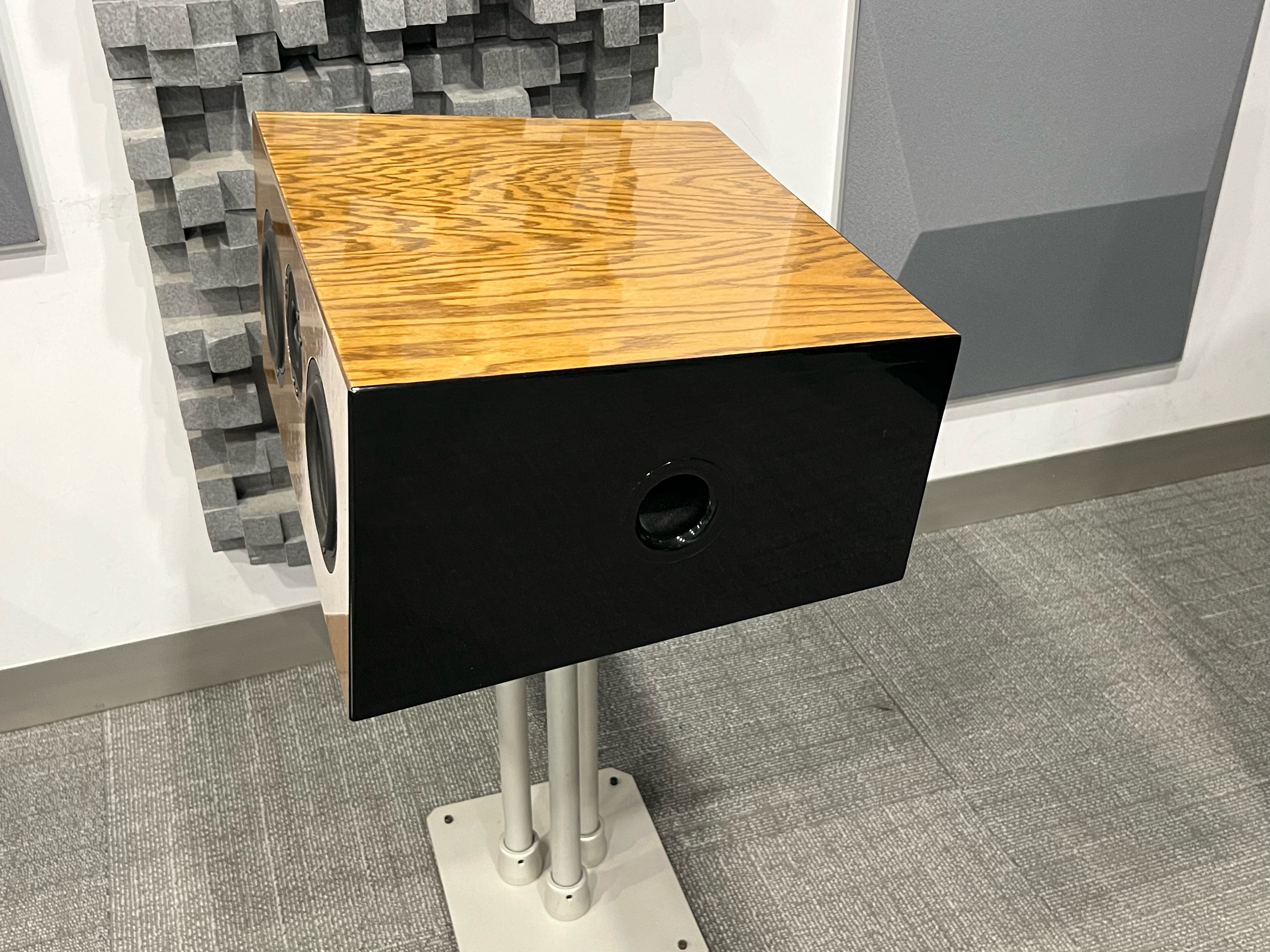 product-additional-image